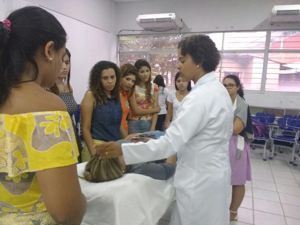 Universidades promovem formação em PICS para alunos de enfermagem