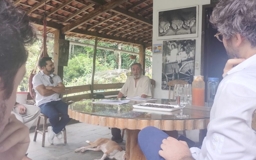 Equipe do Ativa Farmácia Viva visita casal referência em plantas medicinais e planeja ações