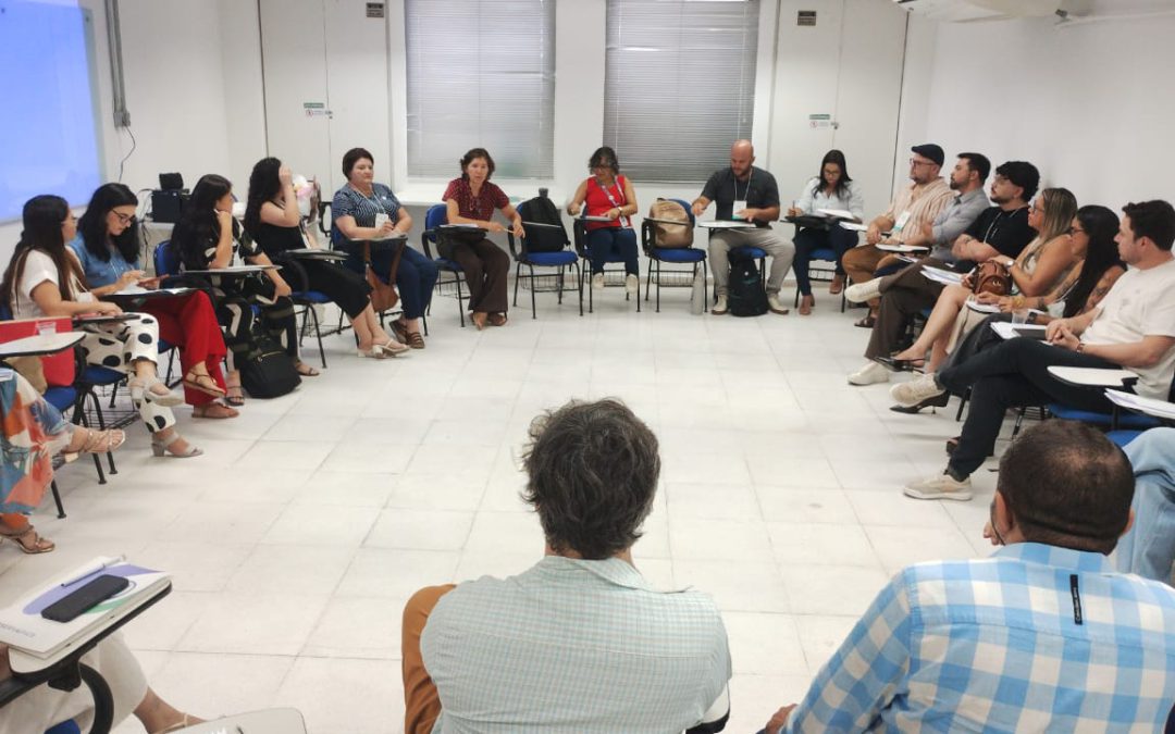 Observatório promove oficina de modelagem para farmácias vivas